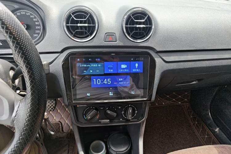 Used Volkswagen Jetta 2019 Dream Edition 1.4L Manual Fashion Version Audio And AC Panel