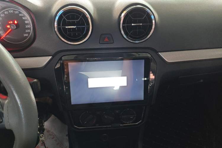 Used Volkswagen Jetta 2019 Dream Edition 1.5L Automatic Comfort Version Audio And AC Panel