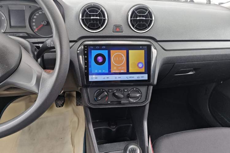 Used Volkswagen Jetta 2019 Dream Edition 1.4L Manual Fashion Version Audio And AC Panel