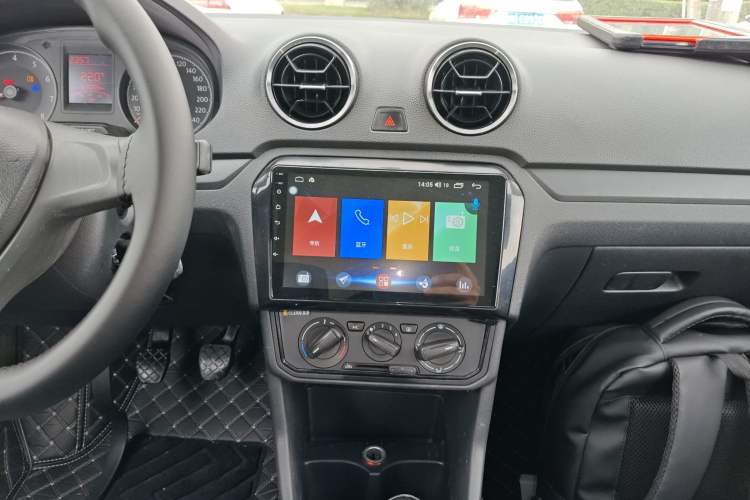 Used Volkswagen Jetta 2019 Dream Edition 1.4L Manual Fashion Version Audio And AC Panel