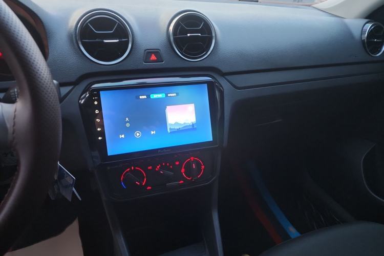 Used Volkswagen Jetta 2019 Dream Edition 1.4L Manual Fashion Version Audio And AC Panel