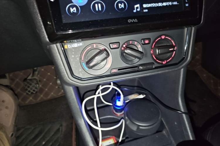 Used Volkswagen Jetta 2019 Dream Edition 1.5L Manual Fashion Version Audio And AC Panel