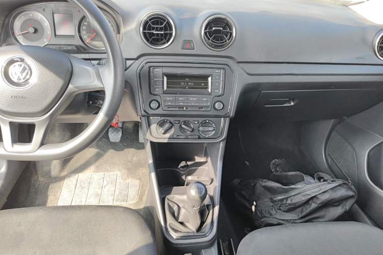 Used Volkswagen Jetta 2019 Dream Edition 1.4L Manual Fashion Version Audio And AC Panel