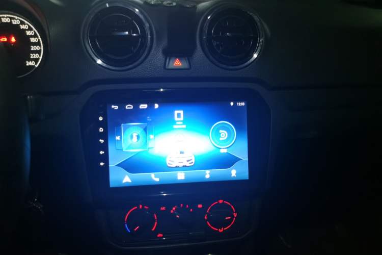 Used Volkswagen Jetta 2019 Dream Edition 1.4L Manual Fashion Version Audio And AC Panel