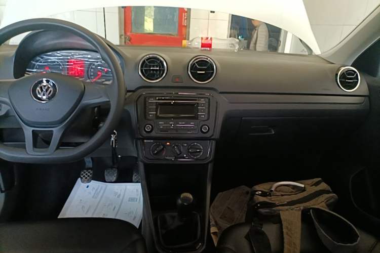 Used Volkswagen Jetta 2019 Dream Edition 1.4L Manual Fashion Version Audio And AC Panel