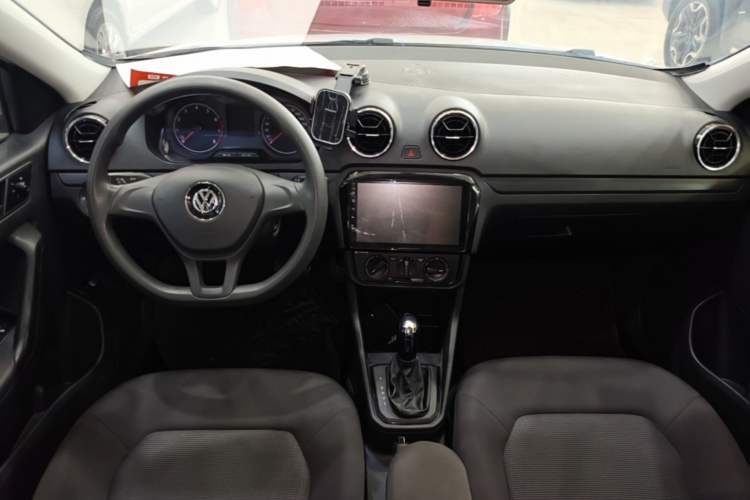 Used Volkswagen Jetta 2019 Dream Edition 1.5L Automatic Fashionable Version Center Console