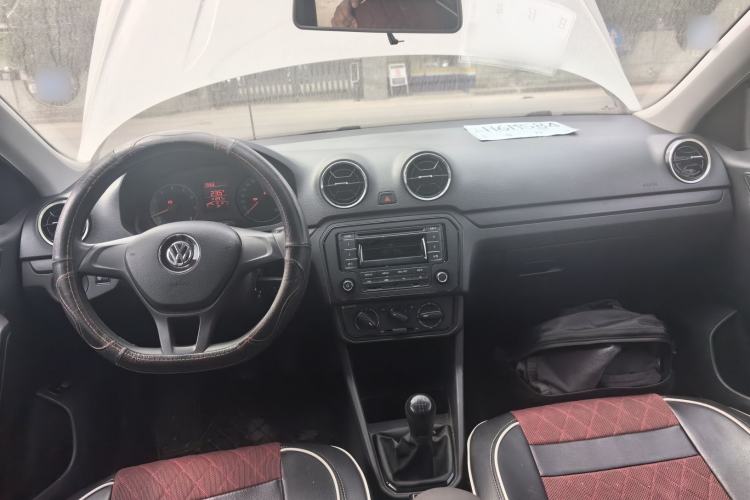 Used Volkswagen Jetta 2019 Dream Edition 1.4L Manual Fashion Version Center Console