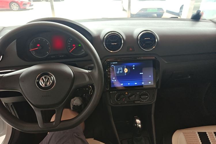 Used Volkswagen Jetta 2019 Dream Edition 1.5L Automatic Fashionable Version Center Console