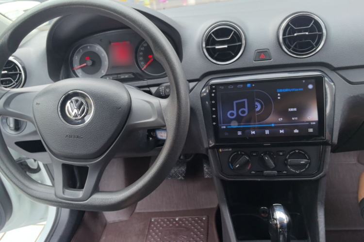 Used Volkswagen Jetta 2019 Dream Edition 1.5L Automatic Fashionable Version Center Console