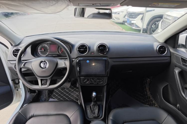 Used Volkswagen Jetta 2019 Dream Edition 1.5L Automatic Fashionable Version Center Console