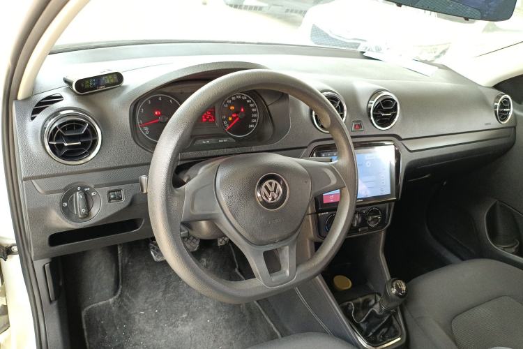 Used Volkswagen Jetta 2019 Dream Edition 1.5L Manual Fashion Version Center Console