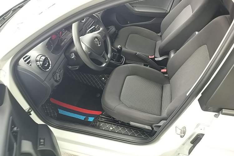 Used Volkswagen Jetta 2019 Dream Edition 1.4L Manual Fashion Version Driver Seat