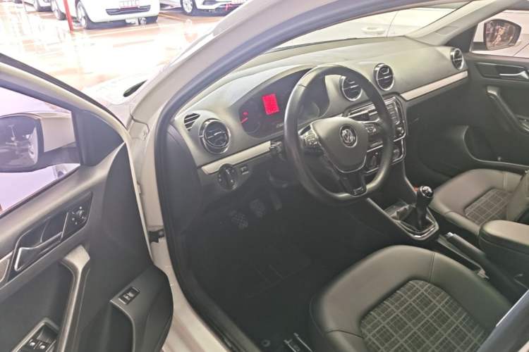 Used Volkswagen Jetta 2019 Dream Edition 1.5L Manual Comfort Version Driver Seat