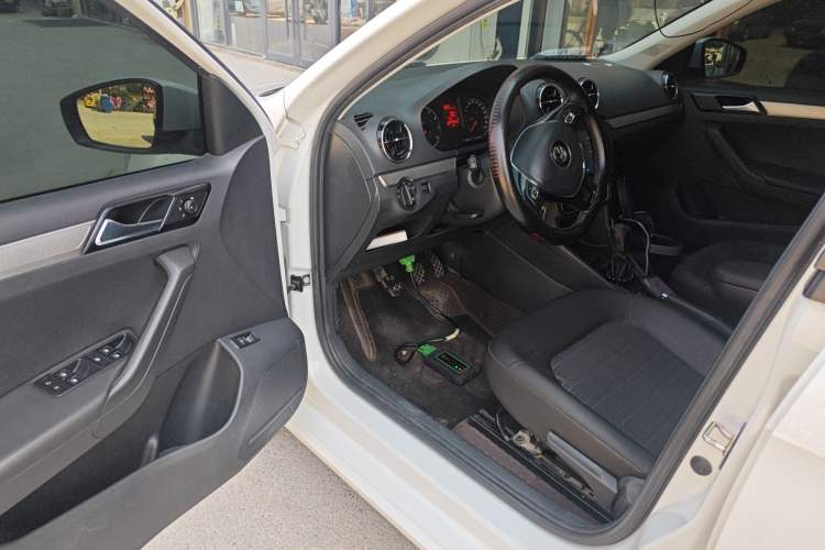 Used Volkswagen Jetta 2019 Dream Edition 1.5L Manual Comfort Version Driver Seat