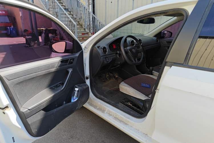 Used Volkswagen Jetta 2019 Dream Edition 1.4L Manual Fashion Version Driver Seat