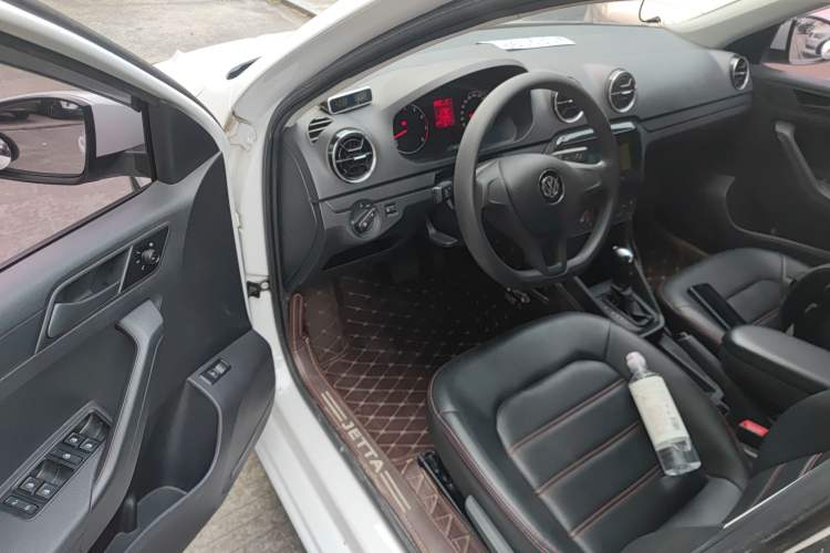 Used Volkswagen Jetta 2019 Dream Edition 1.5L Automatic Fashionable Version Driver Seat