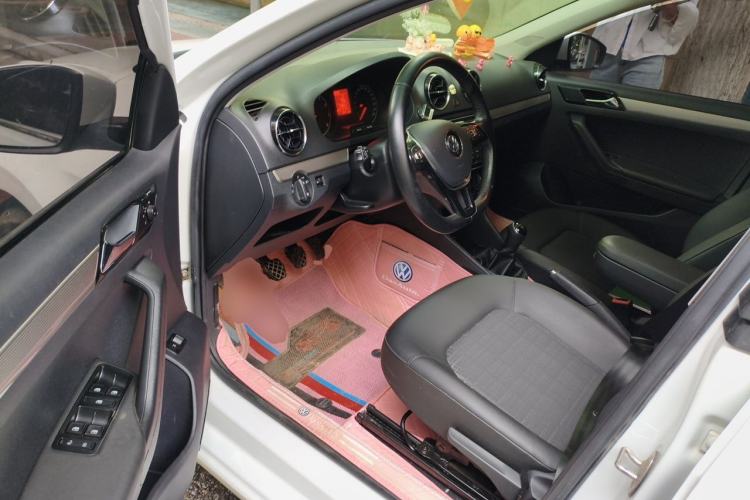 Used Volkswagen Jetta 2019 Dream Edition 1.5L Manual Comfort Version Driver Seat