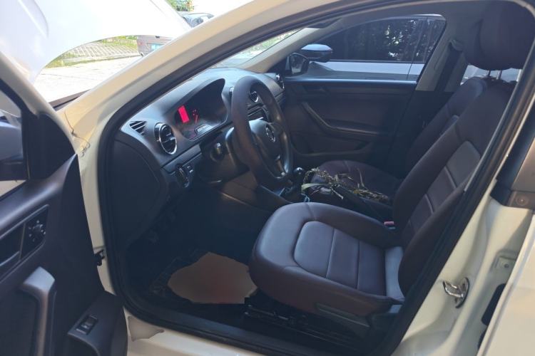 Used Volkswagen Jetta 2019 Dream Edition 1.5L Manual Fashion Version Driver Seat