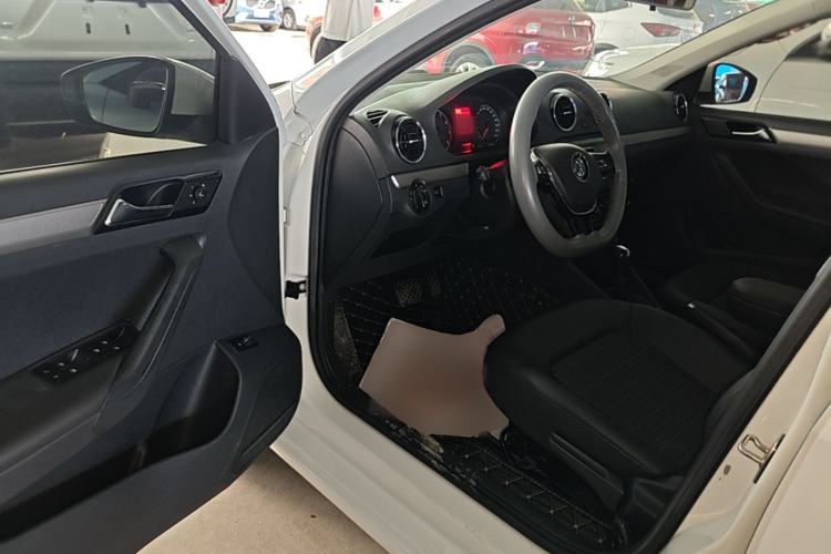 Used Volkswagen Jetta 2019 Dream Edition 1.5L Automatic Comfort Version Driver Seat