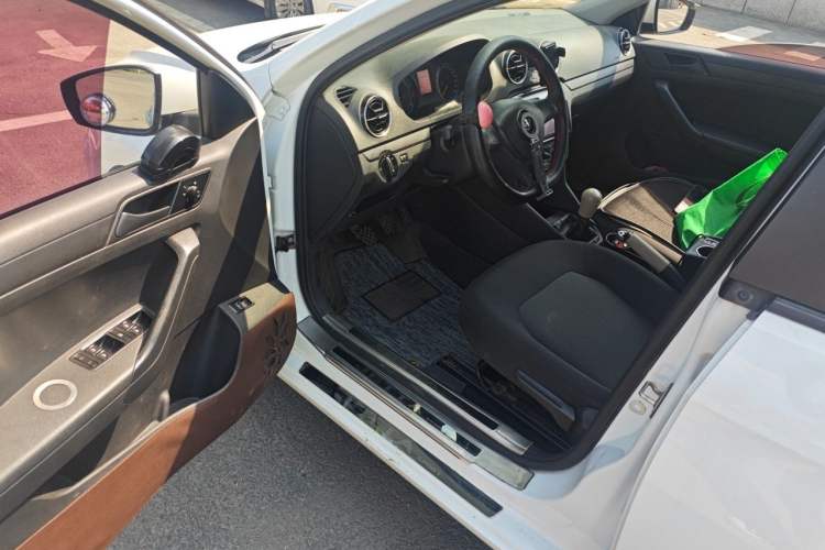 Used Volkswagen Jetta 2019 Dream Edition 1.4L Manual Fashion Version Driver Seat