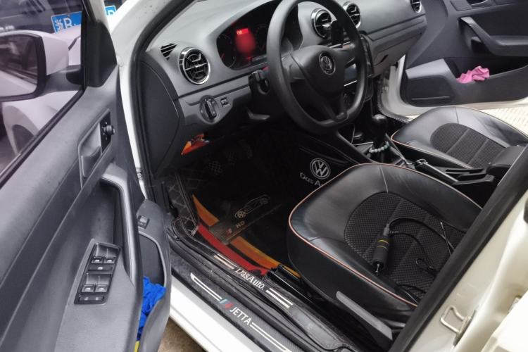 Used Volkswagen Jetta 2019 Dream Edition 1.5L Manual Fashion Version Driver Seat