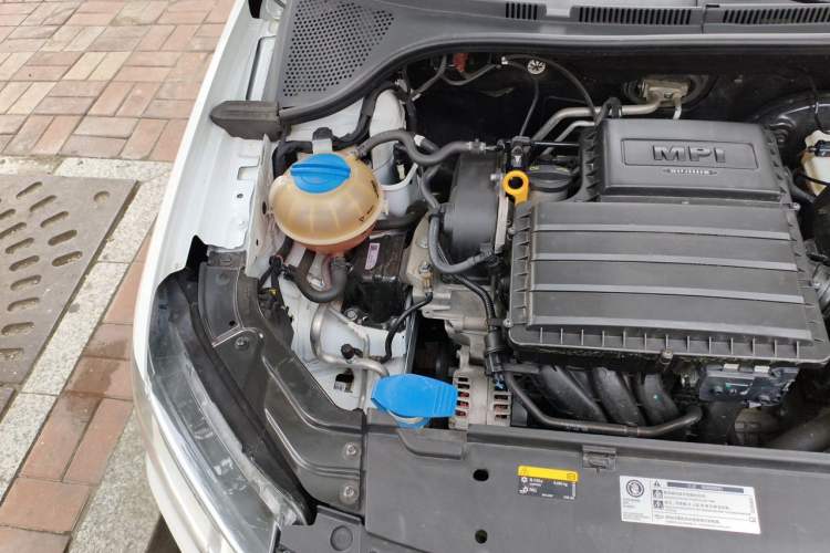 Used Volkswagen Jetta 2019 Dream Edition 1.5L Automatic Fashionable Version Engine Bay Right