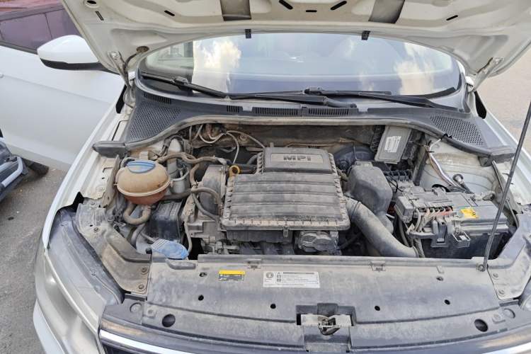 Used Volkswagen Jetta 2019 Dream Edition 1.4L Manual Fashion Version Engine Bay Right