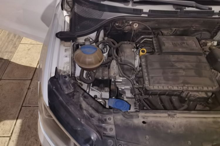 Used Volkswagen Jetta 2019 Dream Edition 1.4L Manual Fashion Version Engine Bay Right