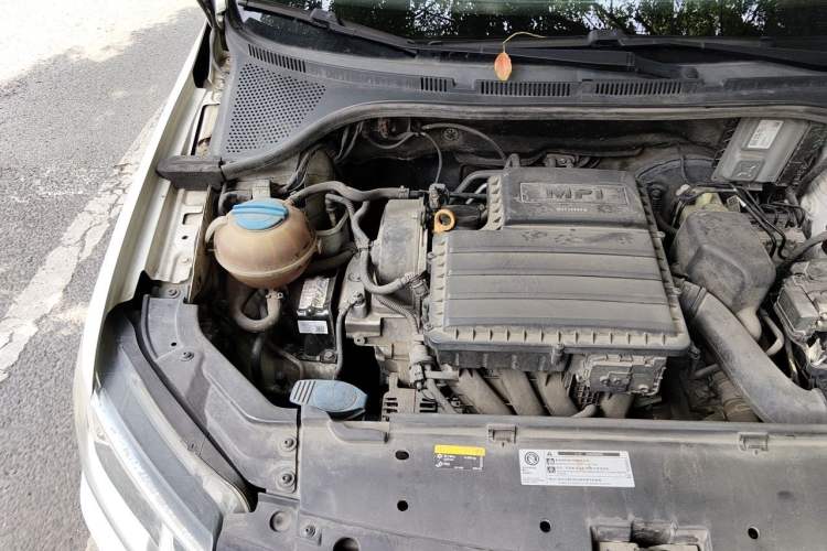 Used Volkswagen Jetta 2019 Dream Edition 1.5L Automatic Comfort Version Engine Bay Right