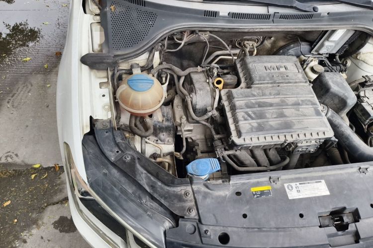 Used Volkswagen Jetta 2019 Dream Edition 1.5L Automatic Comfort Version Engine Bay Right