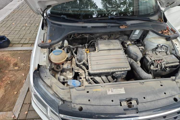 Used Volkswagen Jetta 2019 Dream Edition 1.5L Manual Fashion Version Engine Bay Right