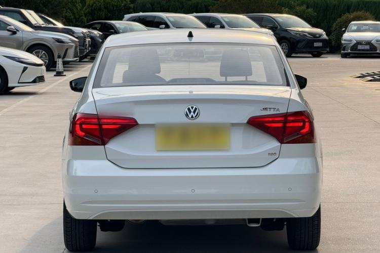 Used Volkswagen Jetta 2019 Dream Edition 1.5L Manual Fashion Version Exterior 2