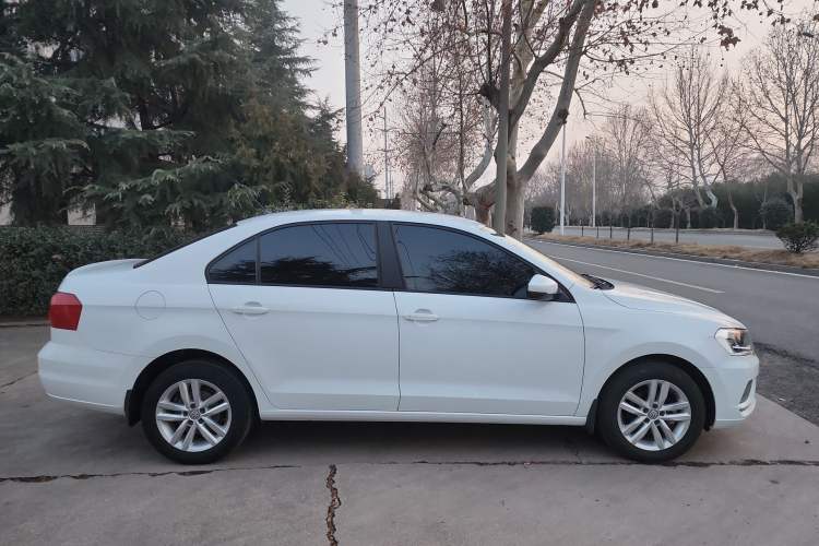 Used Volkswagen Jetta 2019 Dream Edition 1.4L Manual Fashion Version Exterior 3