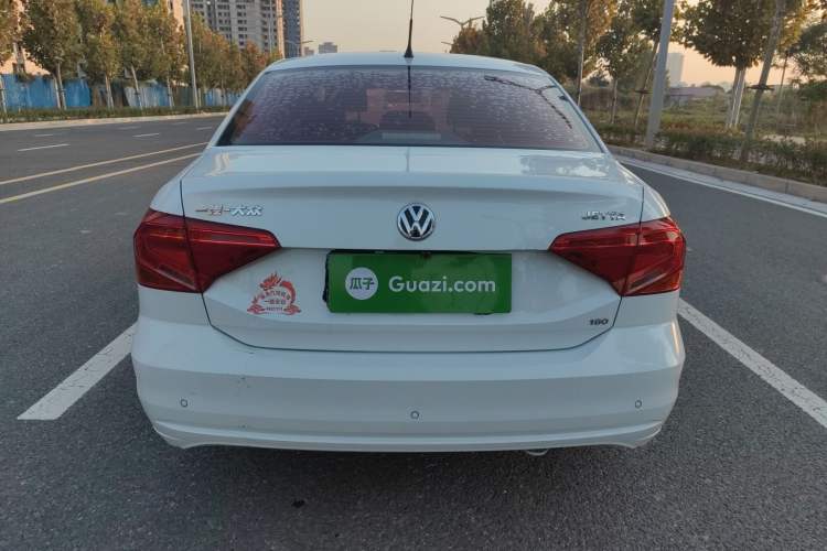 Used Volkswagen Jetta 2019 Dream Edition 1.5L Manual Fashion Version Exterior 4