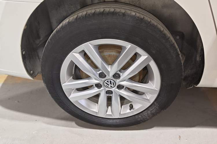 Used Volkswagen Jetta 2019 Dream Edition 1.4L Manual Fashion Version Exterior 5