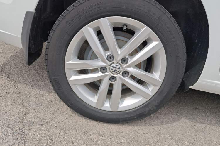 Used Volkswagen Jetta 2019 Dream Edition 1.5L Manual Fashion Version Exterior 5
