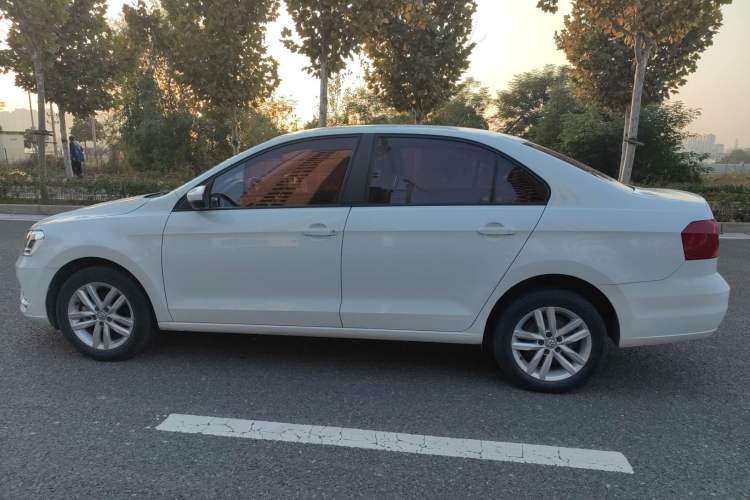 Used Volkswagen Jetta 2019 Dream Edition 1.5L Manual Fashion Version Exterior 5
