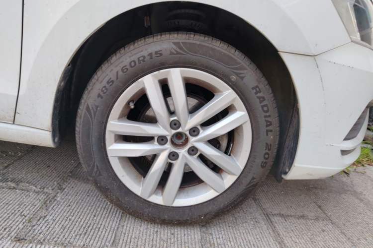 Used Volkswagen Jetta 2019 Dream Edition 1.4L Manual Fashion Version Exterior 7