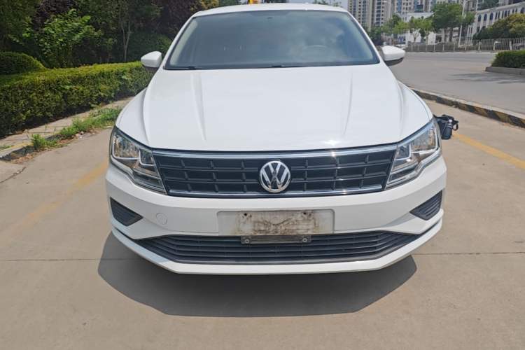 Used Volkswagen Jetta 2019 Dream Edition 1.5L Manual Fashion Version Front