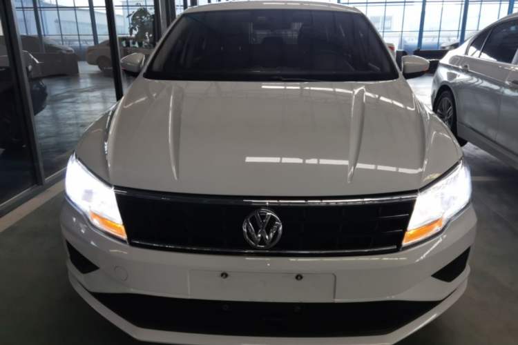 Used Volkswagen Jetta 2019 Dream Edition 1.4L Manual Fashion Version Front