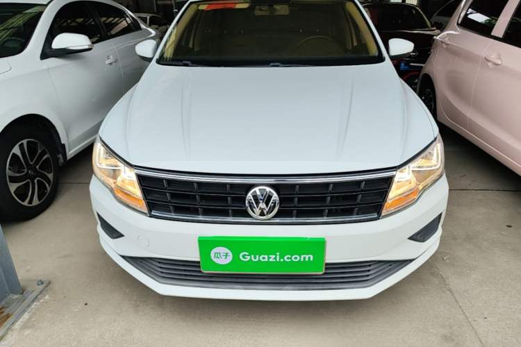 Used Volkswagen Jetta 2019 Dream Edition 1.4L Manual Fashion Version Front