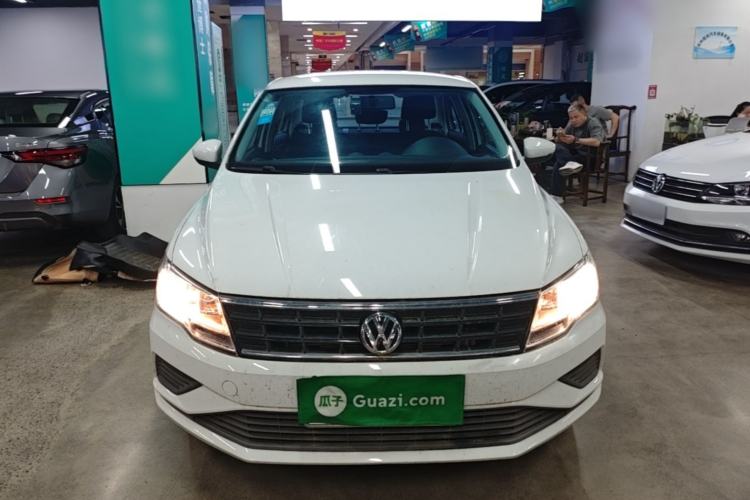 Used Volkswagen Jetta 2019 Dream Edition 1.4L Manual Fashion Version Front