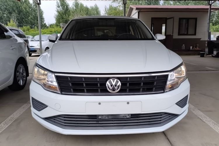 Used Volkswagen Jetta 2019 Dream Edition 1.4L Manual Fashion Version Front