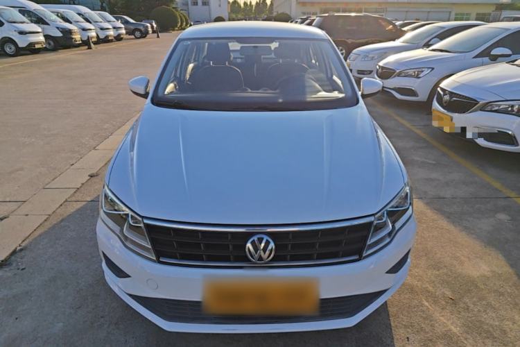 Used Volkswagen Jetta 2019 Dream Edition 1.5L Manual Fashion Version Front