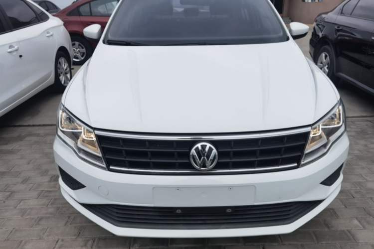 Used Volkswagen Jetta 2019 Dream Edition 1.5L Manual Fashion Version Front