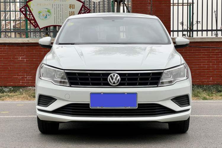 Used Volkswagen Jetta 2019 Dream Edition 1.4L Manual Fashion Version Front