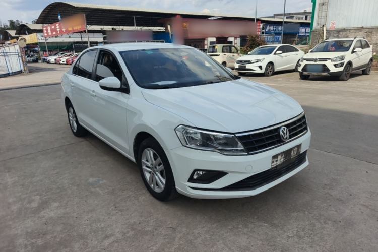 Used Volkswagen Jetta 2019 Dream Edition 1.5L Manual Fashion Version Front Right 45 Deg