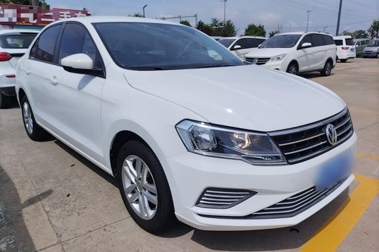Used Volkswagen Jetta 2019 Dream Edition 1.5L Manual Fashion Version Front Right 45 Deg
