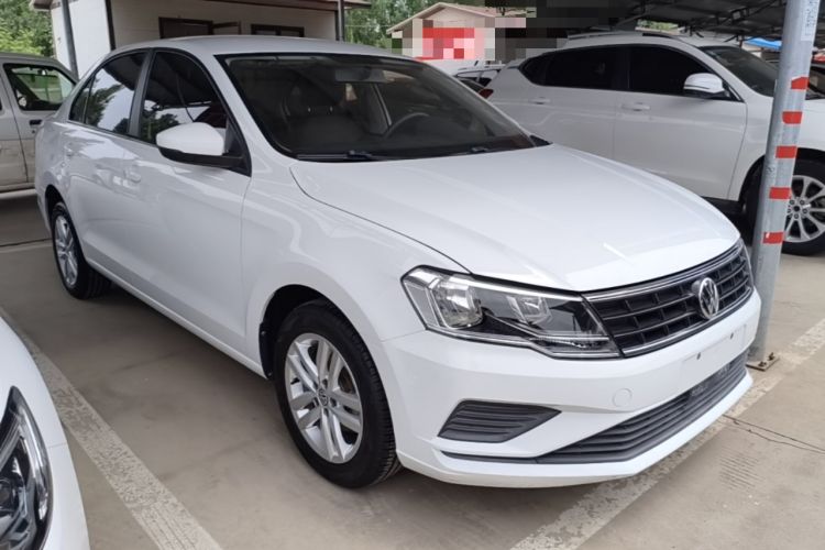 Used Volkswagen Jetta 2019 Dream Edition 1.4L Manual Fashion Version Front Right 45 Deg