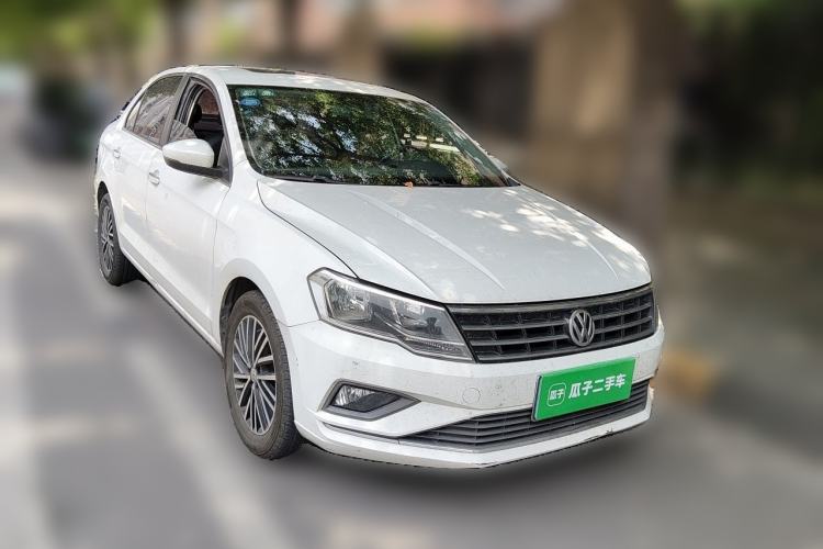 Used Volkswagen Jetta 2019 Dream Edition 1.5L Automatic Comfort Version Front Right 45 Deg